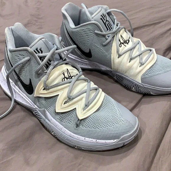 Nike | Shoes | Kyrie 5s Tb Wolf Grey Size 5 Brand New Never  display picture 1